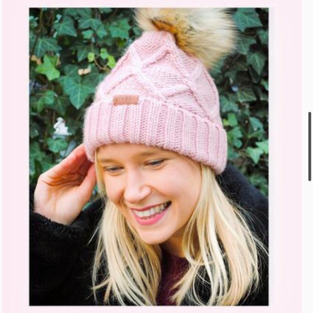 LIVELY The Geo-Knit Pom Beanie